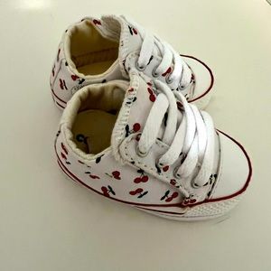 🍒 Cherry converse size 1